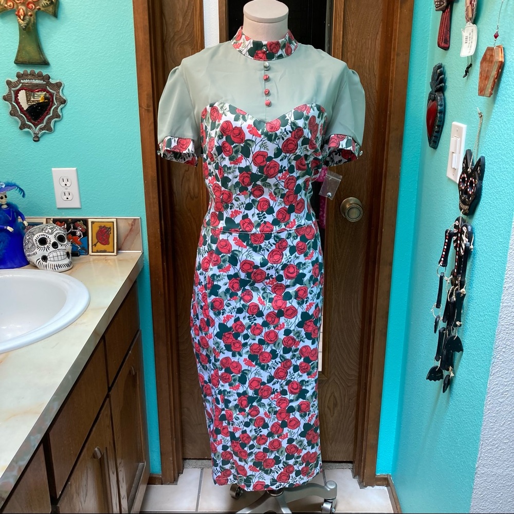 Women's NWOT Floral Wiggle Pinup Couture Laura Byrnes Dress Size 2X
